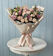 Букет цветов из:  Розы и Лизиантусы в Озерах