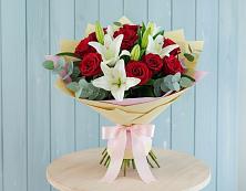 Букет цветов из:  Лилии и Розы в Озерах