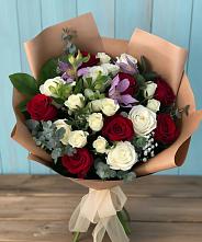 Букет цветов из:  Розы и Альстромерии #REPLACE_PRED# Озерах