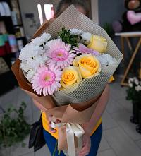 Букет цветов из:  Герберы, Розы и Хризантемы в Озерах