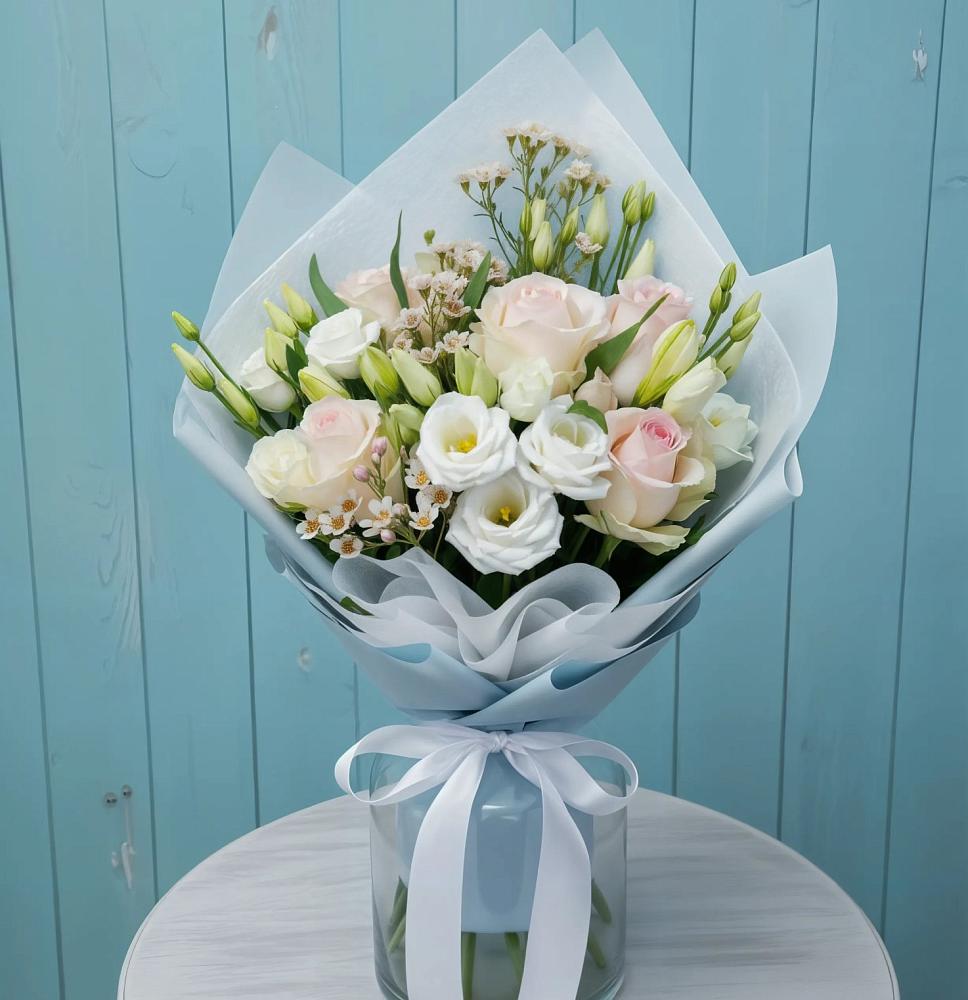 Букет цветов из: Розы и Лизиантусы в Озерах