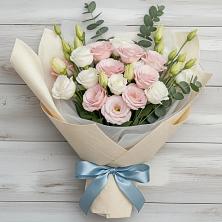 Букет цветов из:  Лизиантусы в Озерах