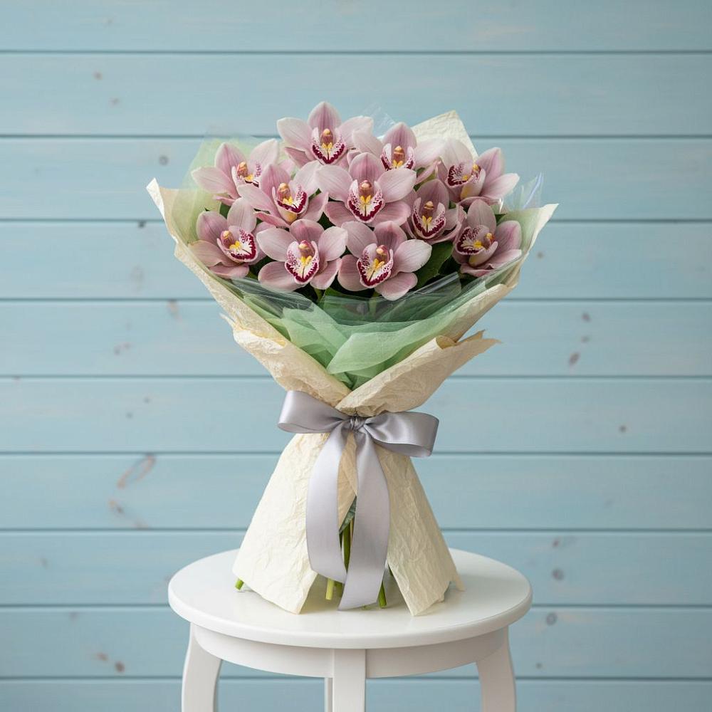 Букет цветов из: Орхидеи и Розы в Озерах