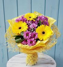 Букет цветов из:  Хризантемы и Герберы в Озерах