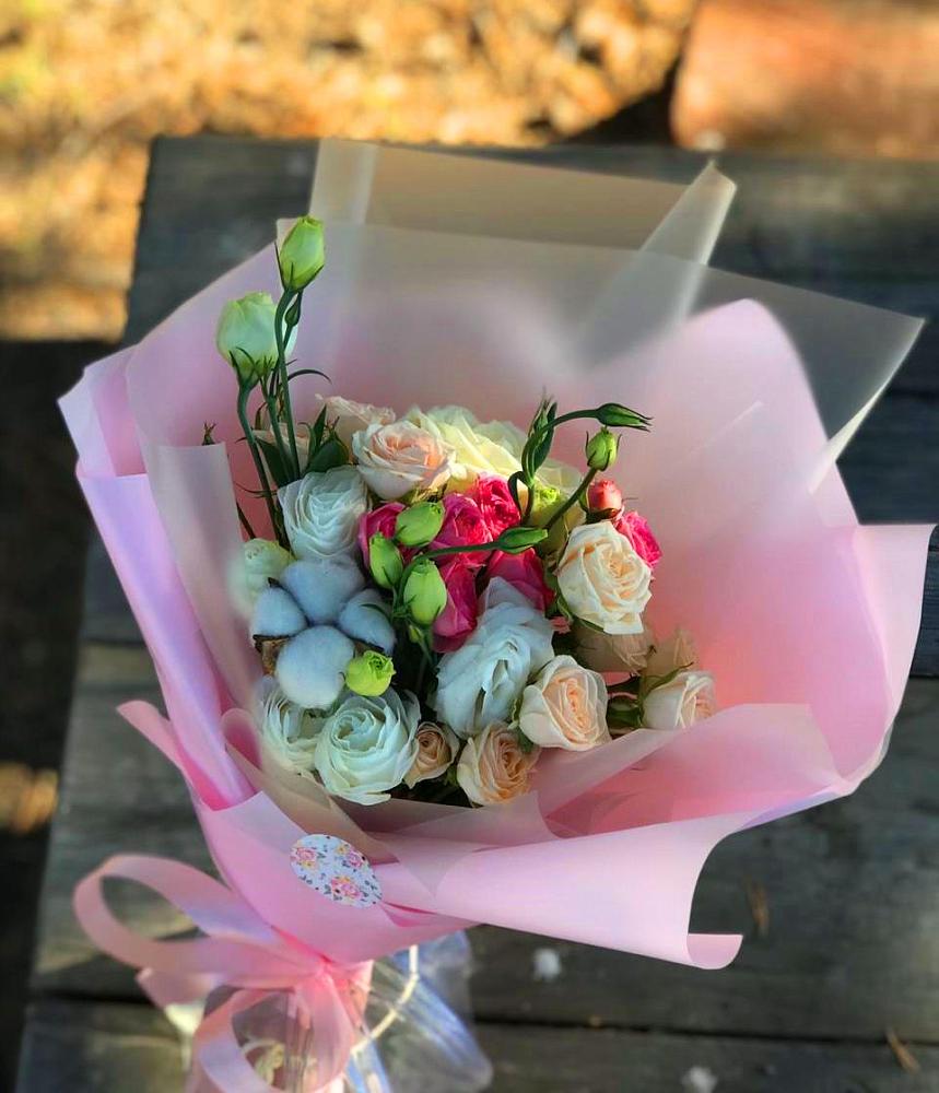 Букет цветов из: Розы и Лизиантусы в Озерах