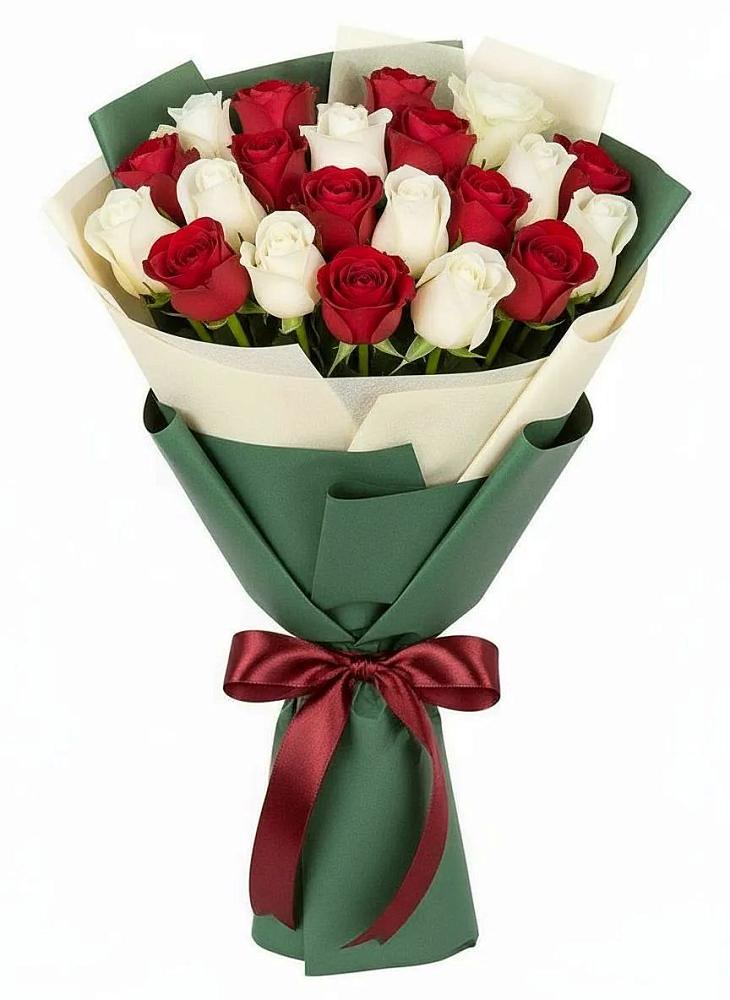 Букет Микс из красных и белых роз в Озерах