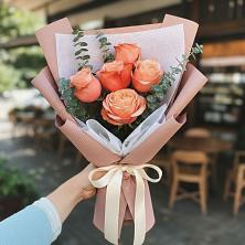 Букет цветов из:  Розы в Озерах