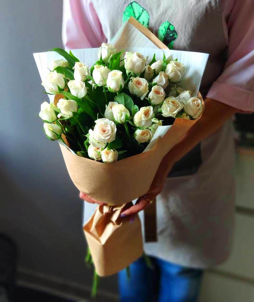 Букет цветов из: Розы в Озерах