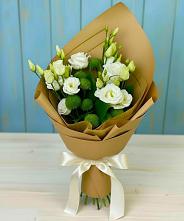 Букет цветов из:  Хризантемы и Лизиантусы в Озерах