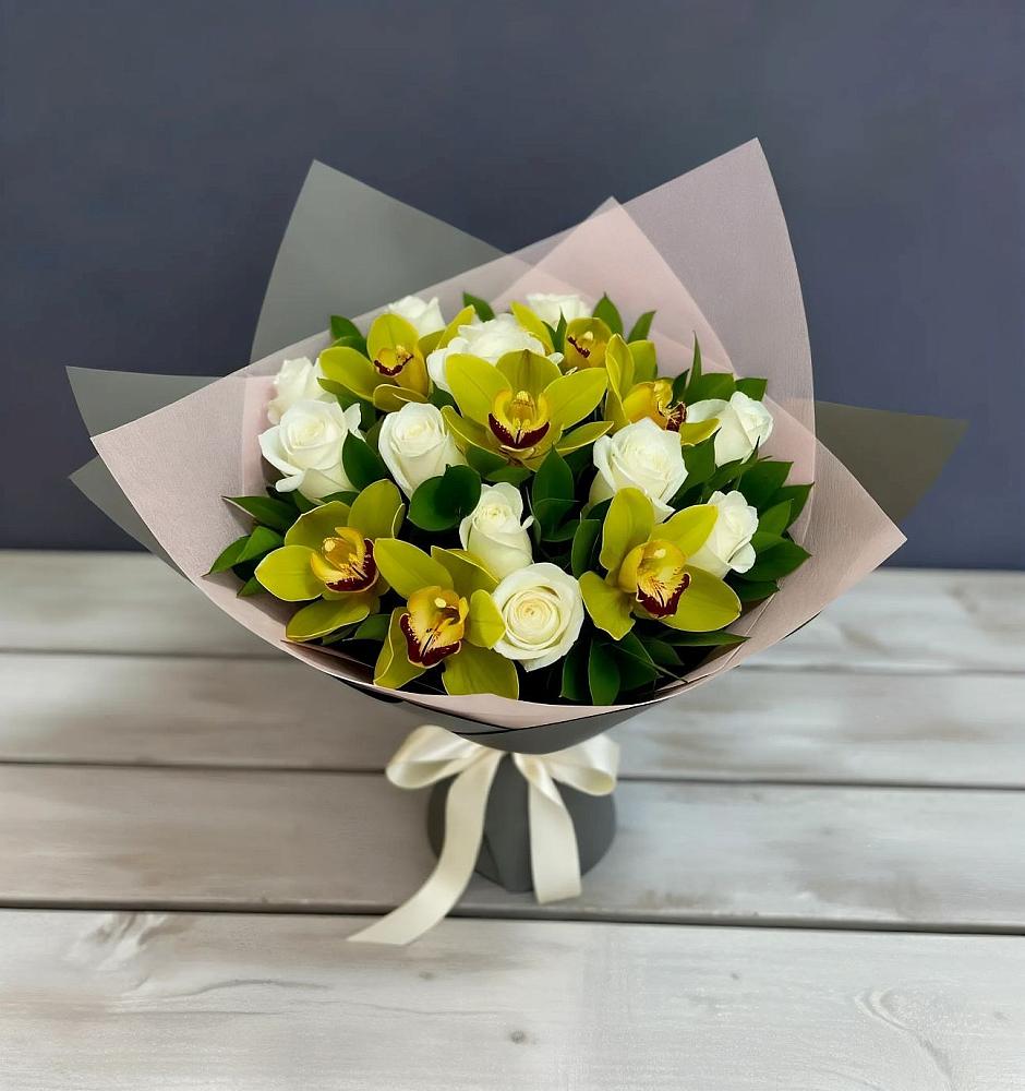 Букет цветов из: Орхидеи и Розы в Озерах