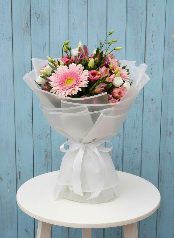 Букет цветов из: Герберы, Альстромерии и Лизиантусы в Озерах