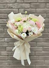 Букет цветов из:  Гвоздики, Розы, Лизиантусы и Хризантемы #REPLACE_PRED# Озерах