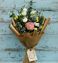Букет цветов из:  Розы и Лизиантусы в Озерах