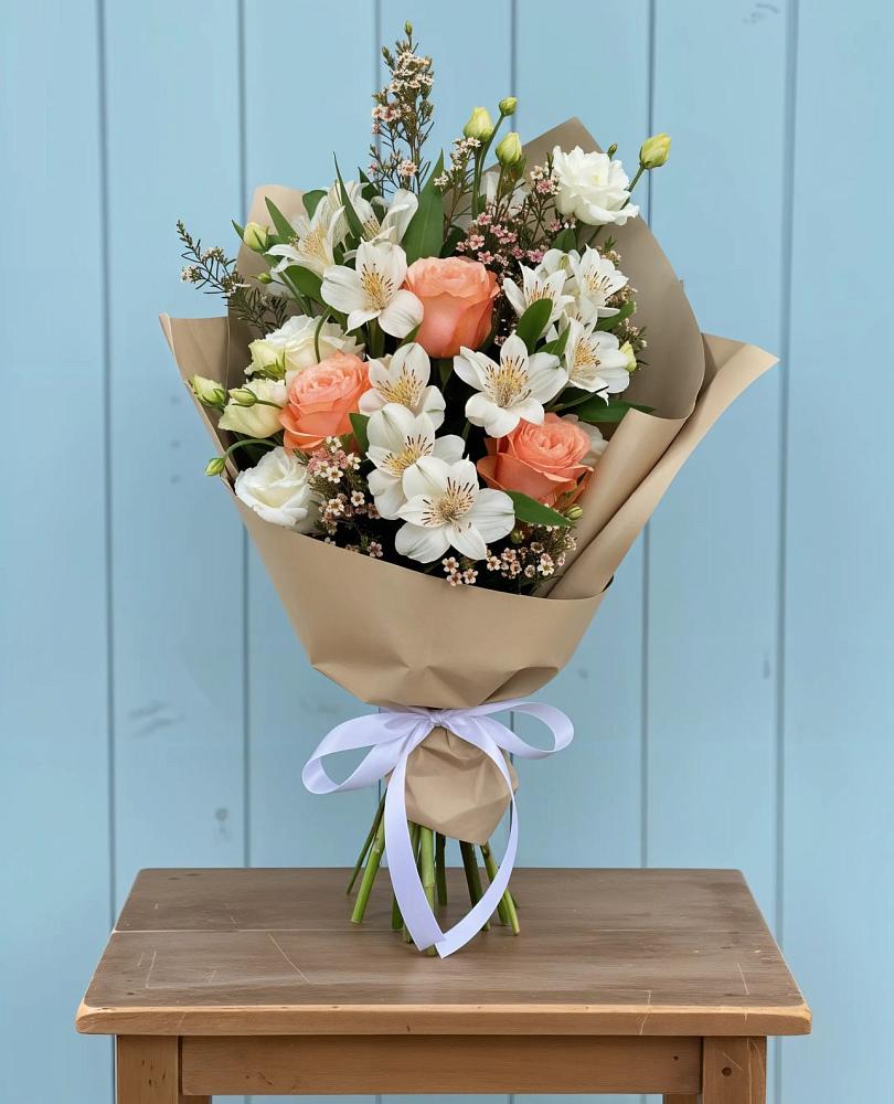 Букет цветов из: Альстромерии, Лизиантусы, Розы и Хризантемы в Озерах