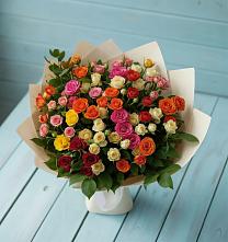 Букет Микс из разноцветных кустовых роз в Озерах